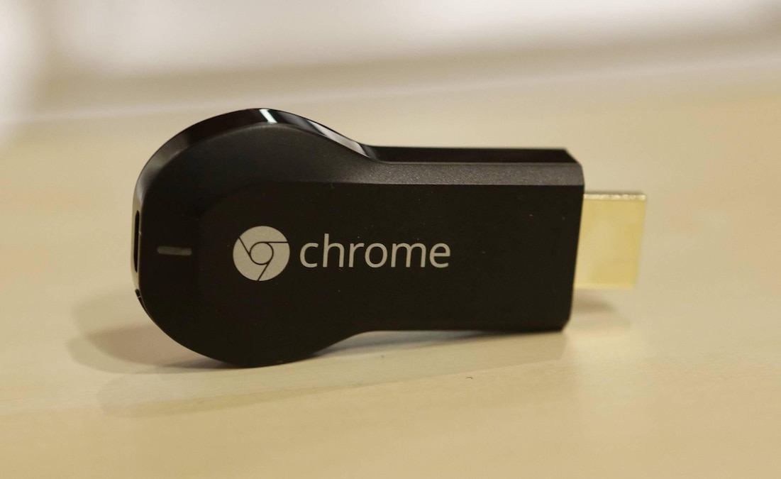safari mit tv verbinden Verbinden Sie Laptop und Fernseher mit dem Chromecast.