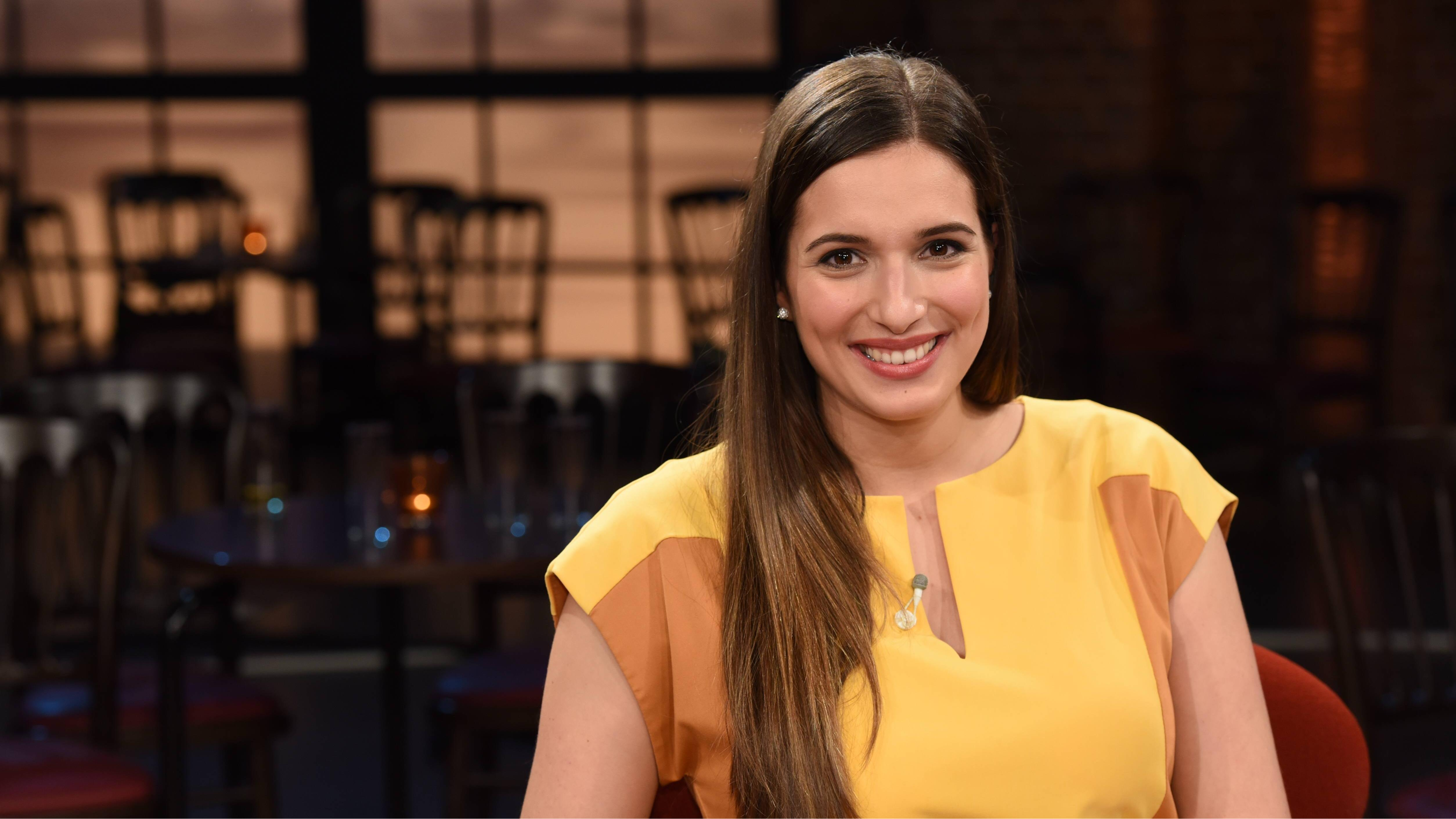 Sally Özcan: Wie alt ist die bekannte Unternehmerin und Autorin? Sally Özcan: Wie alt ist die bekannte Unternehmerin und Autorin?